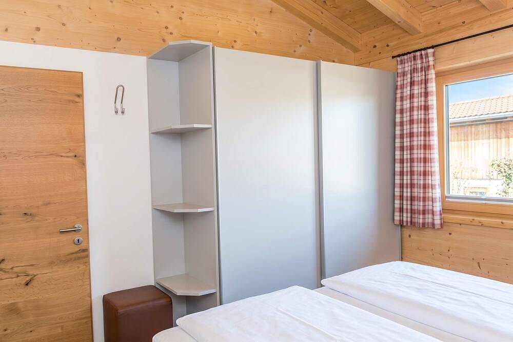 Chalet Schönberg  mit Sauna und Kamin in Oberbayern in Rottenbuch, Romantische Straße