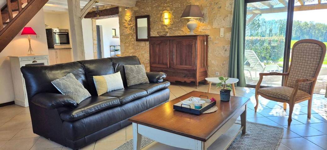 Location de vacances pour 6 personnes, avec jardin et terrasse à Rampieux - 3