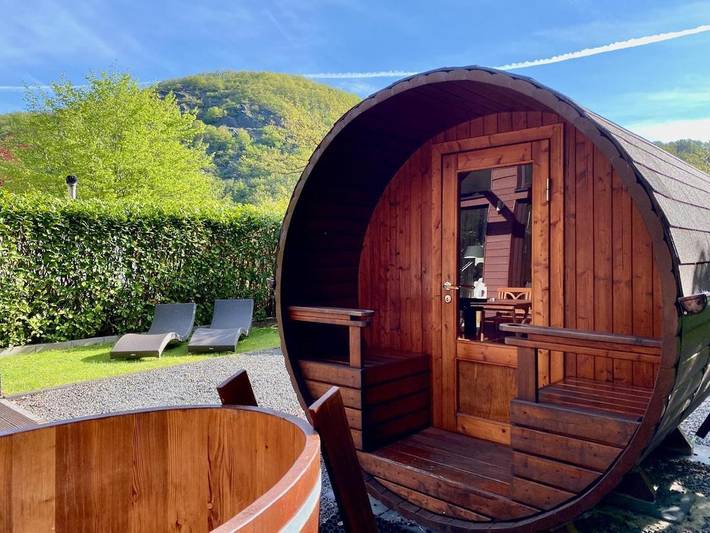 Chalet für 2 Personen, mit Balkon und Terrasse sowie Garten und Sauna