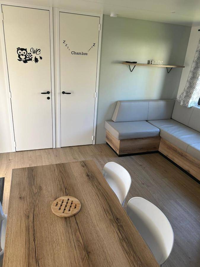 Location de vacances pour 4 personnes, avec bassin pour enfant et jacuzzi ainsi que piscine et terrasse, animaux acceptés dans Luna Park La Palmyre - 2