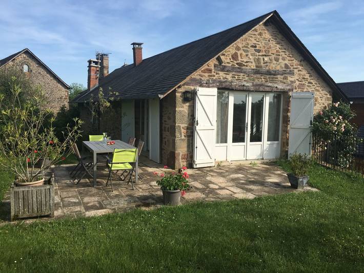 Location de vacances pour 6 personnes, avec jardin à Beynat