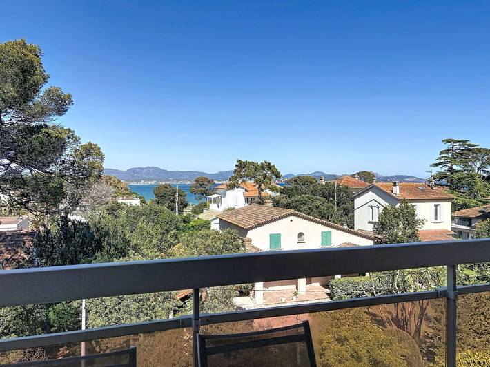 Ferienwohnung für 4 Personen, mit Balkon und Terrasse in Frejus - 2
