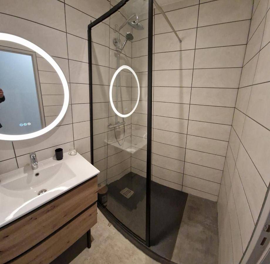 Appartement entier, One-Bedroom Apartment in Saint-Priest-en-Jarez, Loire