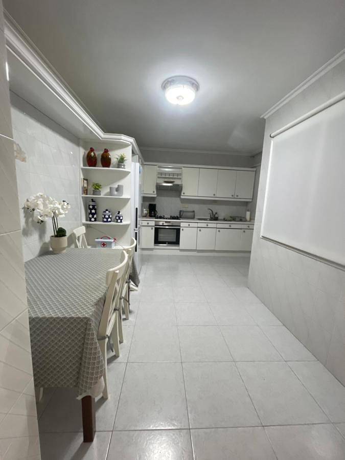 Gîte pour 6 personnes, avec terrasse et jacuzzi à Viveiro - 4