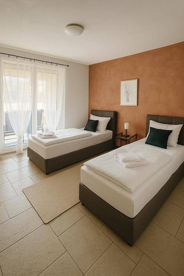 Ferienwohnung für 5 Personen, mit Garten und Ausblick in Wackersdorf