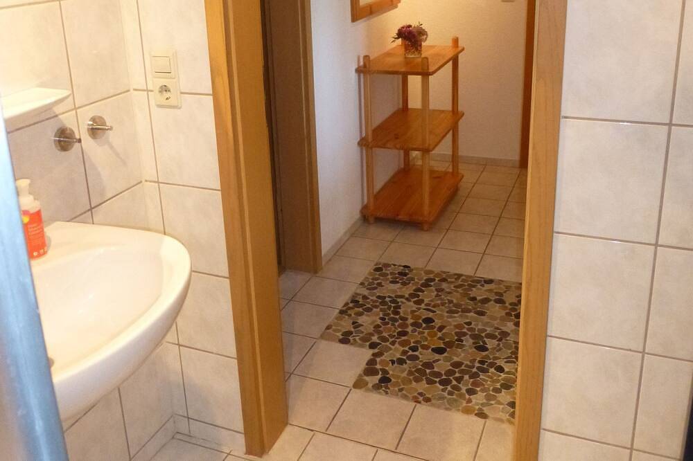 Ganze Wohnung, Ferienwohnung 'Federgeistchen, 45qm' mit Balkon und Wi-Fi in Ostrach, Nördlicher Bodensee region