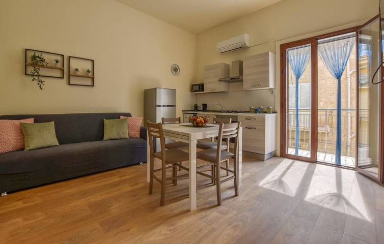 Gîte pour 4 personnes, avec terrasse, animaux acceptés à Trappeto - 2