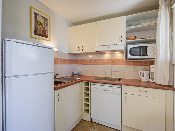 Location de vacances pour 8 personnes, avec piscine ainsi que jardin et terrasse à Homps - 4