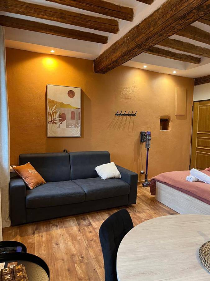 Gîte pour 4 personnes, avec Vue dans Office De Tourisme Du Pays Des Sorgues Et Des Monts De Vaucluse - 3