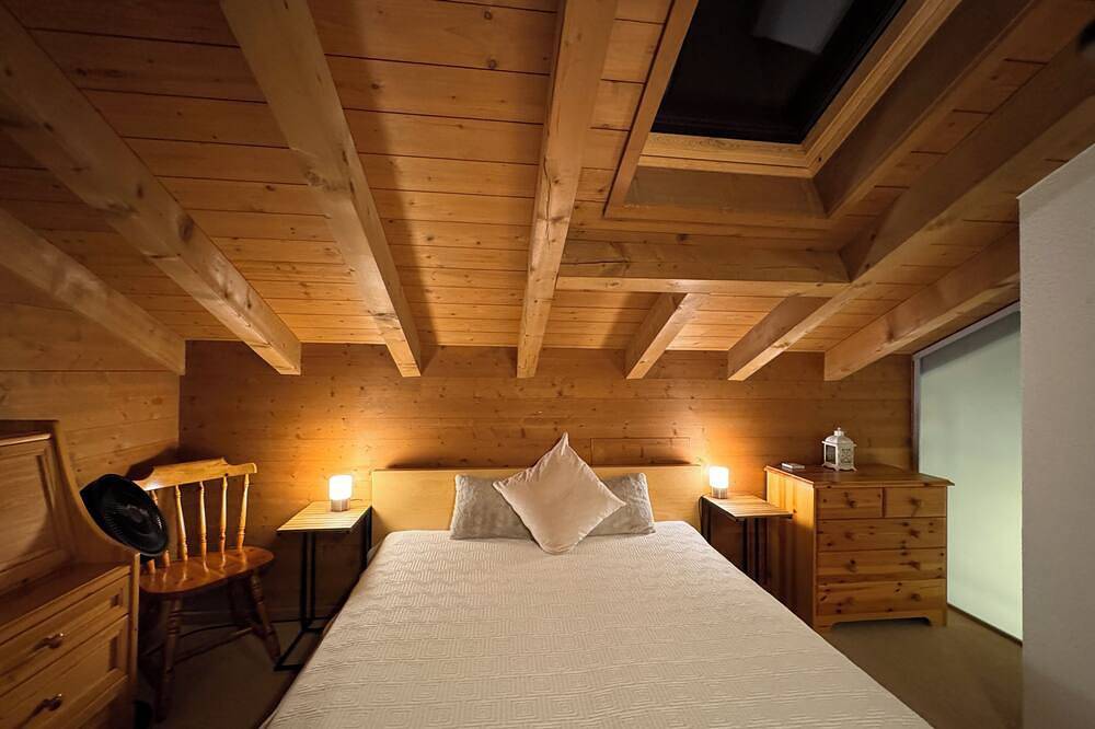 Chalet swisslakeview - stunning lake & mountain views\nsunny, quiet, countryside in Sigriswil, Meer van Thun