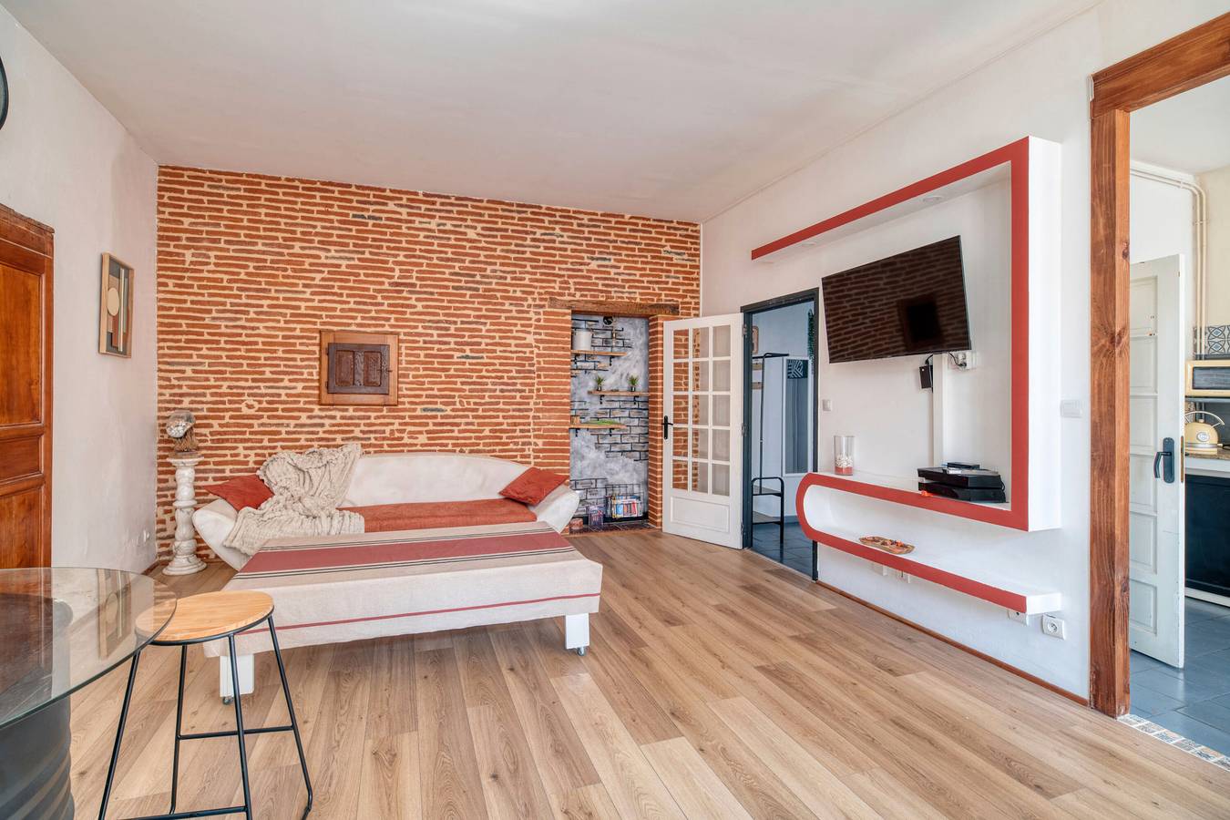 Entire apartment, Apartment 'L'Élite Montauban Calme Et Spacieux' with Private Terrace and Wi-Fi in Montauban, Tarn-et-Garonne
