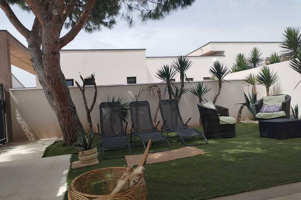 Nouvelle Propriété Pavillon Neuf Climatisé Piscine Chauffée Jardin Clôturé in Pont-Saint-Esprit, Region de Nimes