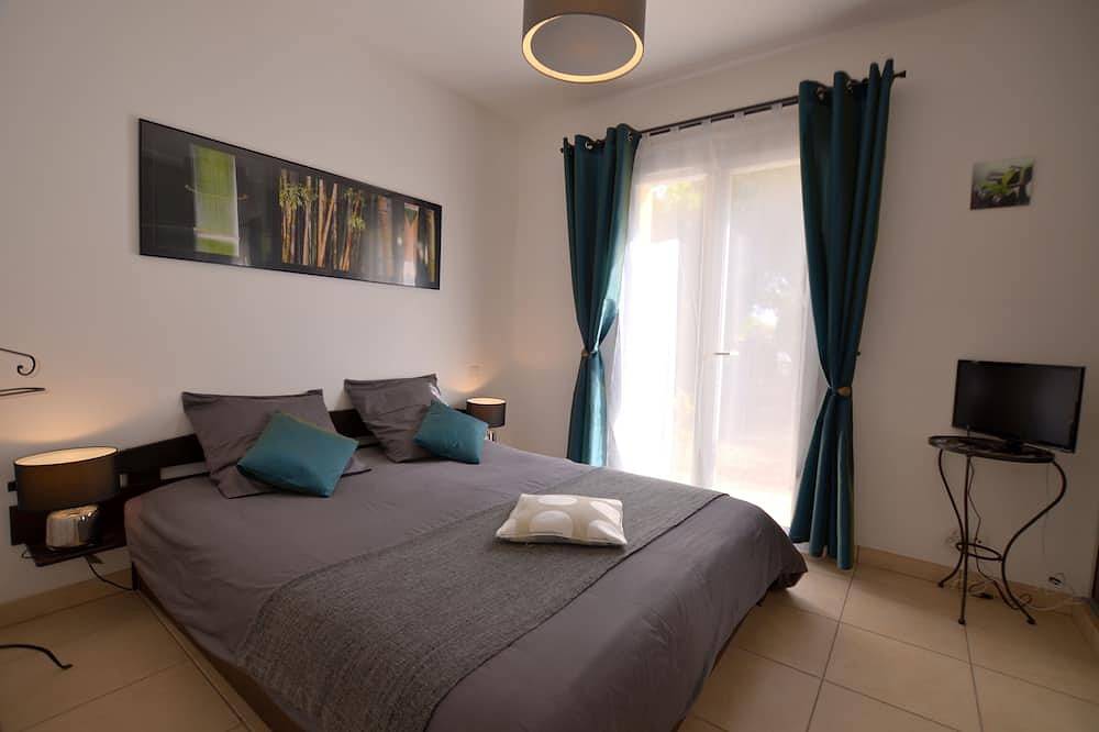 Villa with indoor pool, billiards, sauna, 230m2, Seafront, Jard sur Mer in Jard-sur-Mer, Vandea