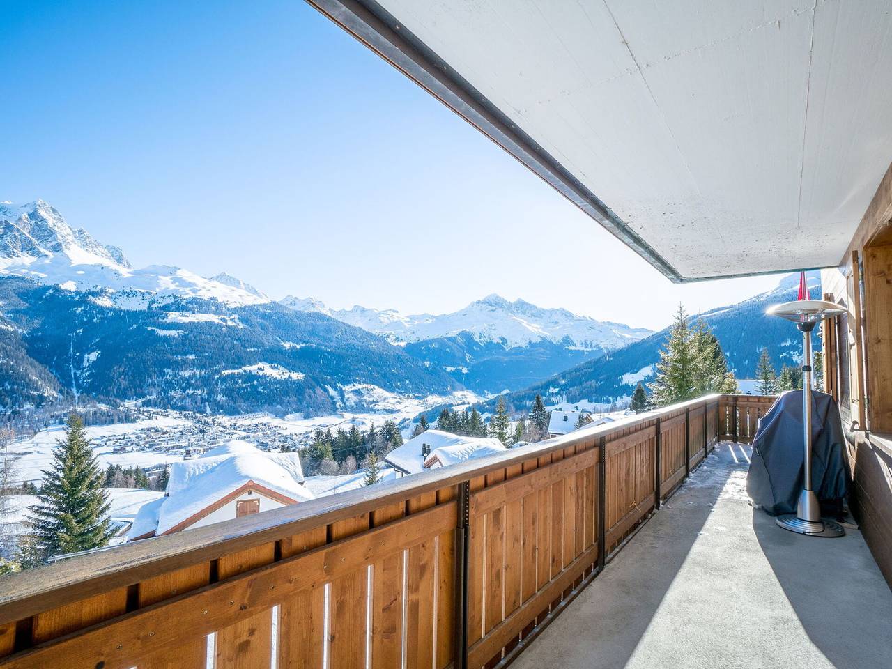 Ganze Wohnung, Savognin 120 - Tga Stgirat Dachgeschoss 120.2 in Surses, Oberhalbsteiner Alpen