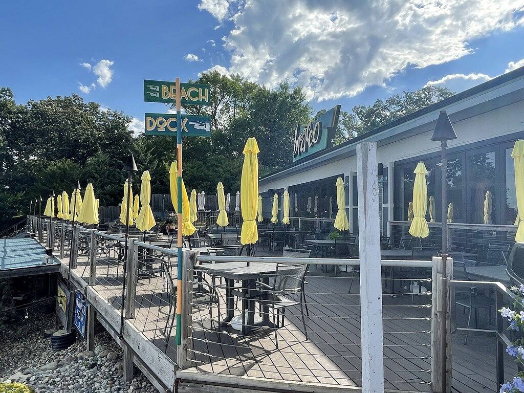 Lounge im Lake-Bridges Bay Resort mit 6 täglichen Wasserparkpässen! in Dickinson County