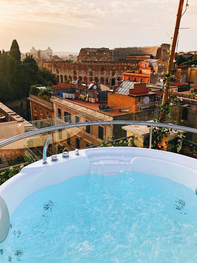 Attico per 3 persone, con terrazza e panorama nonché sauna in Colosseo