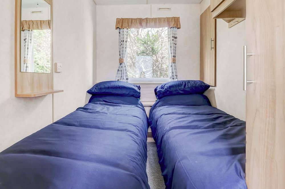 2 bedroom accommodation in Hayling Island in Hayling Island, Havant