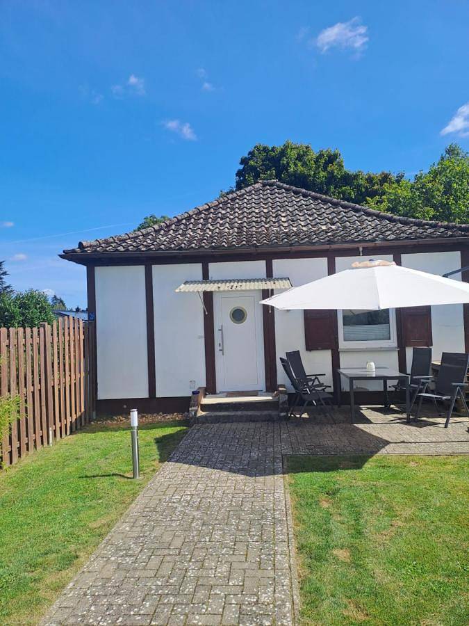 Ferienhaus für 4 Personen, mit Terrasse und Garten