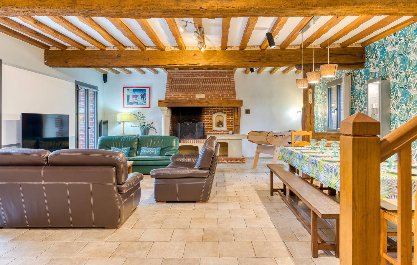 Cozy Riverside Apartment in Toussaint with Parking in Ganzeville, Région du Havre