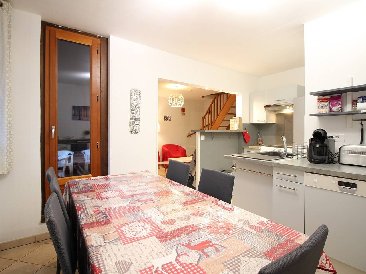 Apartamento entero, Hermoso Dúplex T3 con Balcón, Wifi y Aparcamiento a 300m del Centro in Mont-Dore, Parque Natural Regional Volcans d'Auvergne