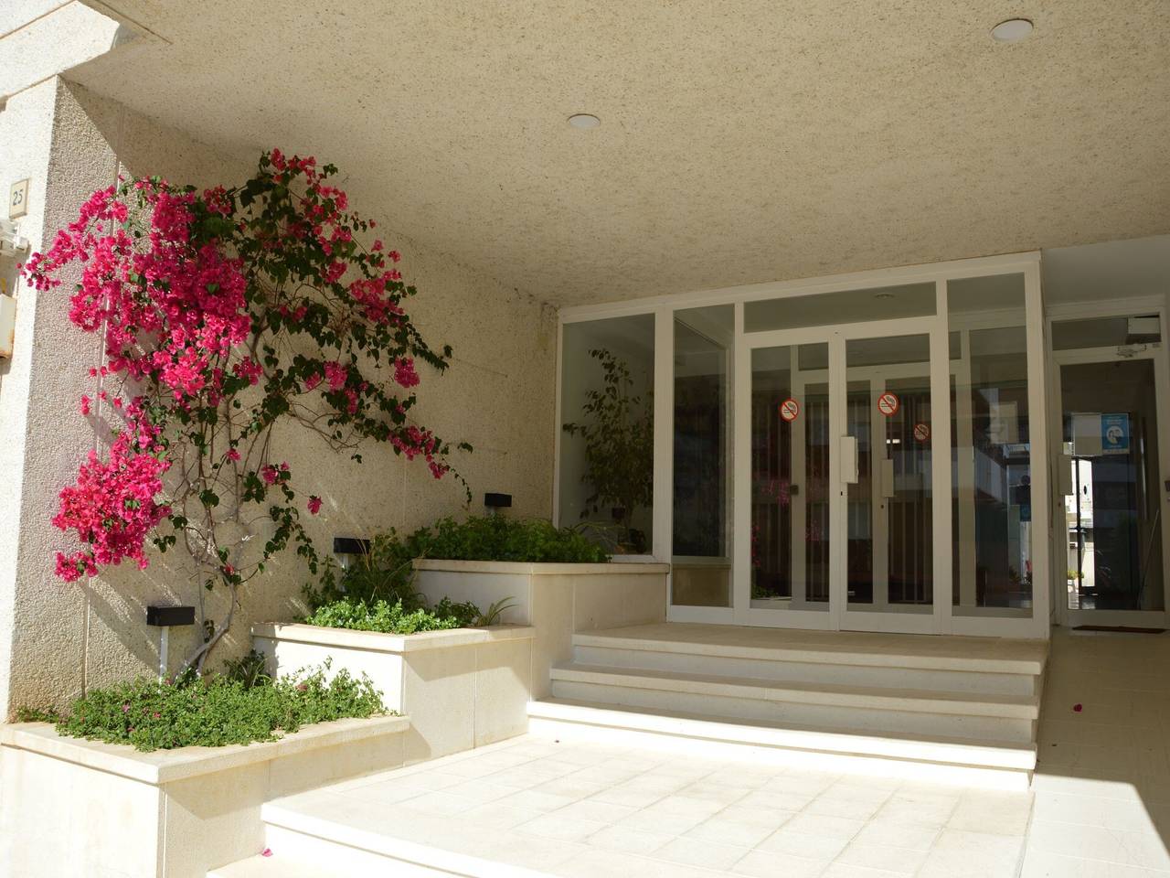 Entire apartment, Apartment 'Blaumar B310' with Shared Pool, Private Terrace and Wi-Fi in l'Estartit, Estartit