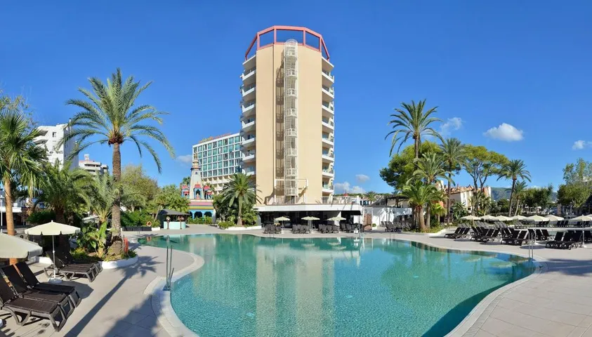 Hotel für 3 Personen, mit Pool und Kinderpool sowie Terrasse und Garten - 1