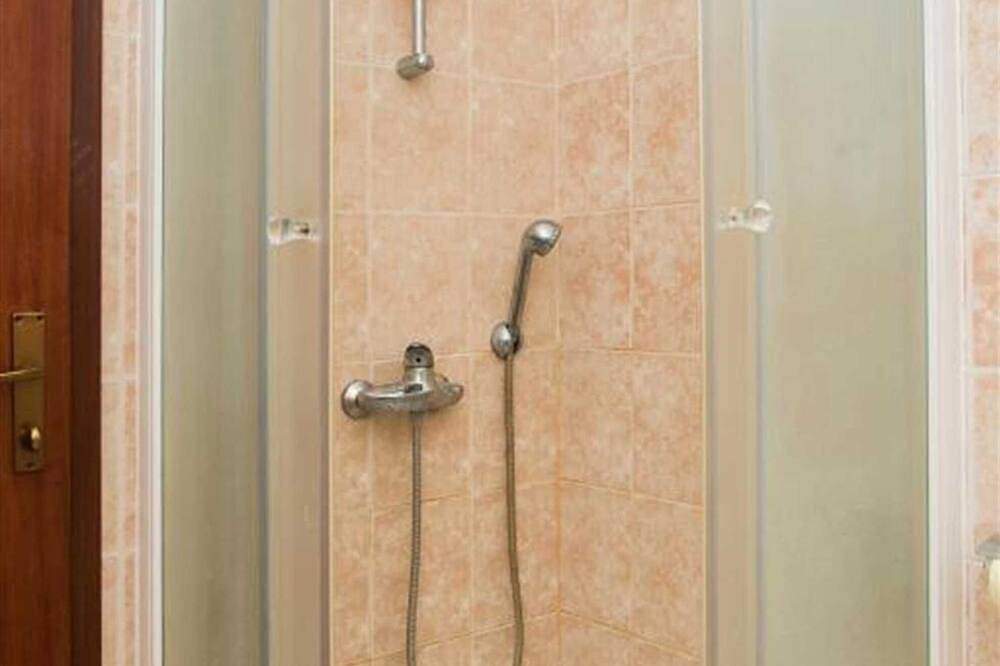 Appartement entier, Nouveau Appartement de plage Gaj 7 in Šibenik, Šibenik-Knin