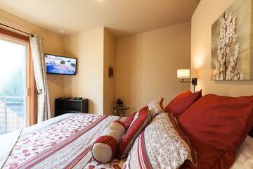 Vacation Home for 6 Guests in Hood River, Oregon, Picture 2