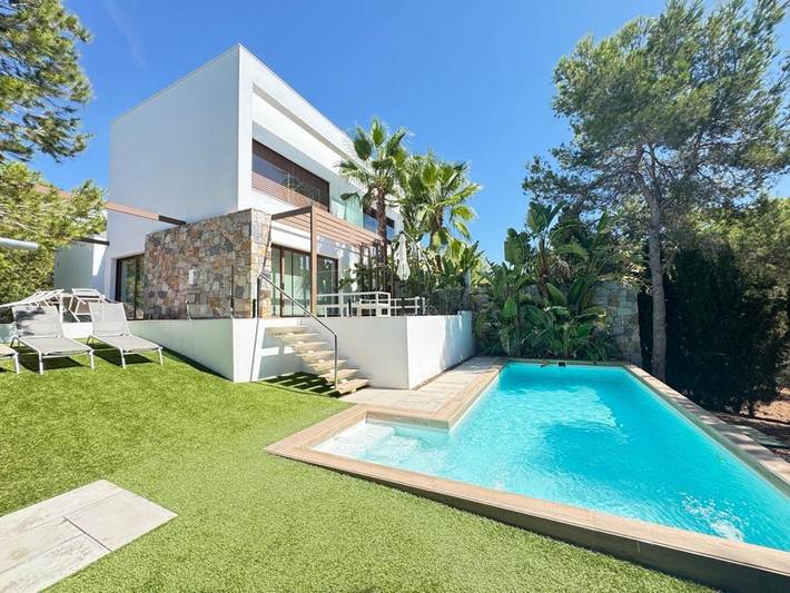 Casa rural para 8 personas, con vistas además de piscina y jardín en San Miguel de Salinas - 2