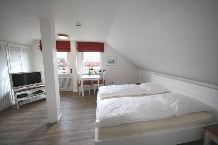 Ganze Ferienwohnung, Haus Brönshoog, Appartement 11 in strandnaher Lage in Wenningstedt, Sylt