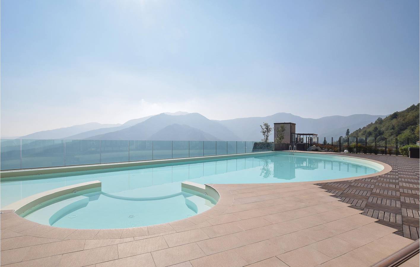 Seaside Apartment: Terrace, Pool & Parking! in Magliolo, Ligurian Alps