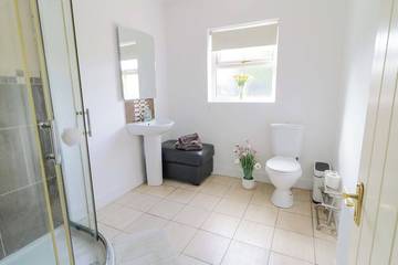 Log Cabin for 4 People in County Fermanagh, Photo 4