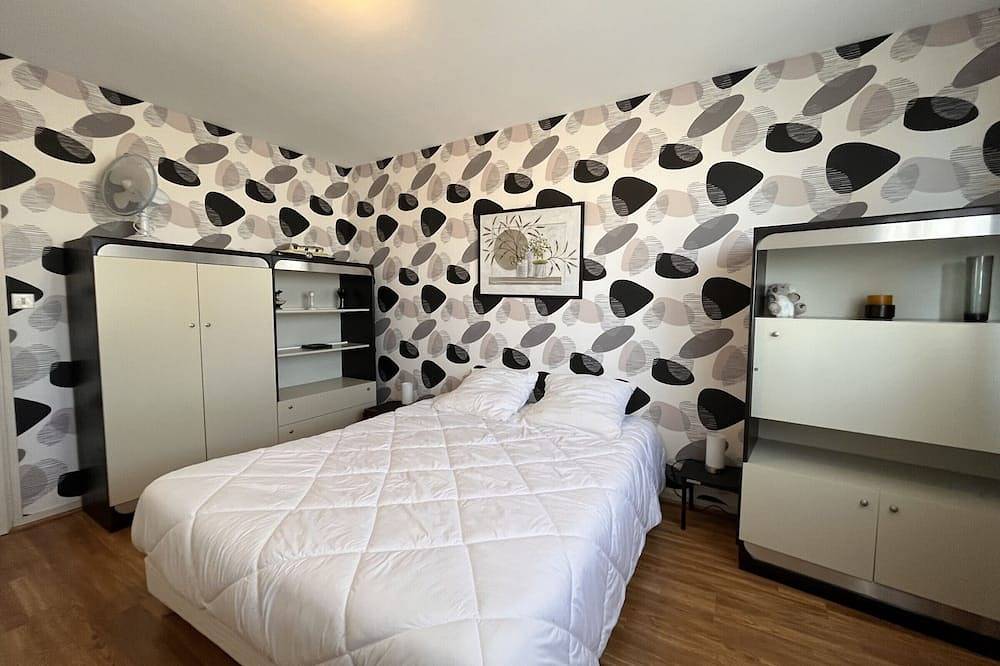 Entire apartment, 2-bedroom apartment, central Les Sables-d'Olonne, balcony, Wifi in Les Sables-d'Olonne, Vendée