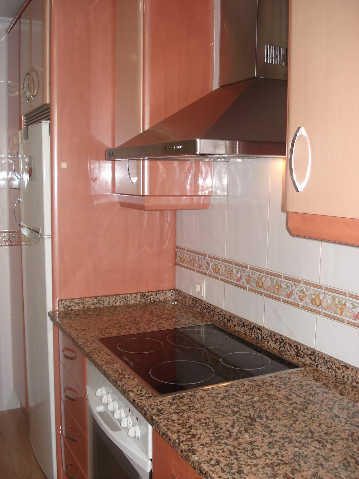 Apartamento inteiro, Apartamento 'En Primera Linea' com Vista Mar, Jardim Partilhado e Wi-Fi in Playa de la Costilla (Rota), Rota