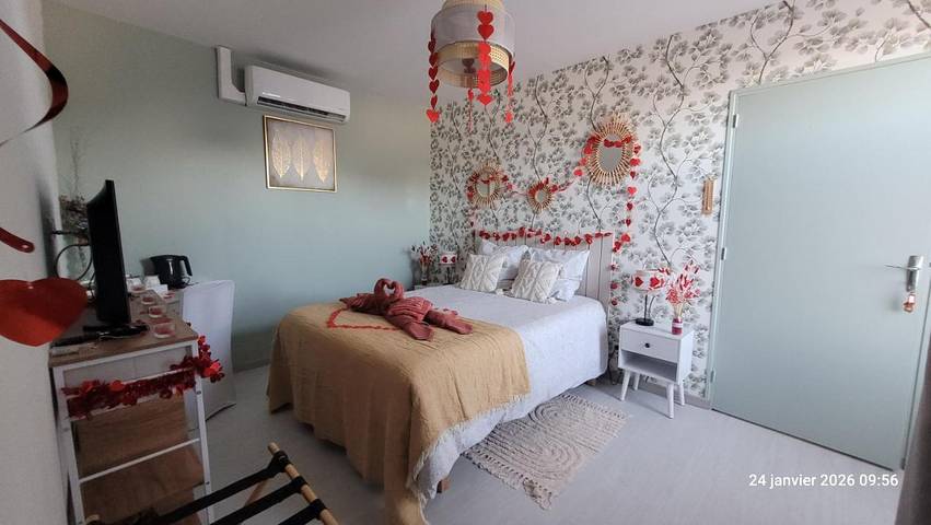 Location de vacances pour 4 personnes, avec terrasse et vue, animaux acceptés à Saint-Christophe-de-Double