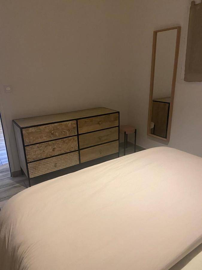 Appartement entier, One-Bedroom Apartment in Venouse, Région d'Auxerre
