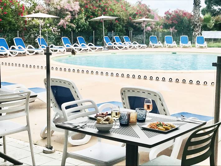 Appartement de vacances pour 6 personnes, avec jardin ainsi que bassin pour enfant et terrasse, animaux acceptés