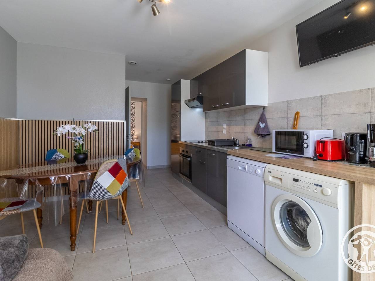Gîte de charme 4 pers avec spa privatif, terrasse, et équipements complets au cœur d'un village viticole in Nueil-sur-Layon, Vallée de la Loire