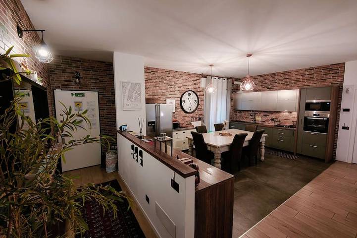 3) Double room with private bathroom 8 minutes from Milan Malpensa Airport. in Gallarate, Varese Provinz