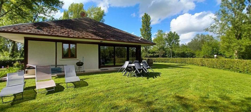 Gîte pour 6 personnes, avec Terrasse et Jardin à Fontaine-Mâcon