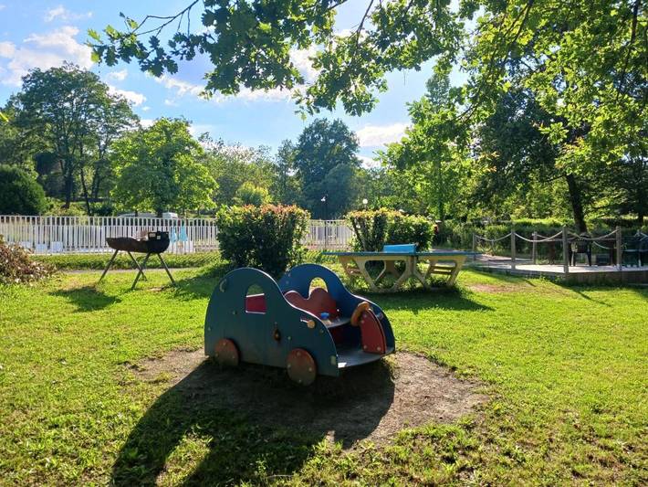 Location de vacances pour 6 personnes, avec terrasse et piscine à Thiviers - 4