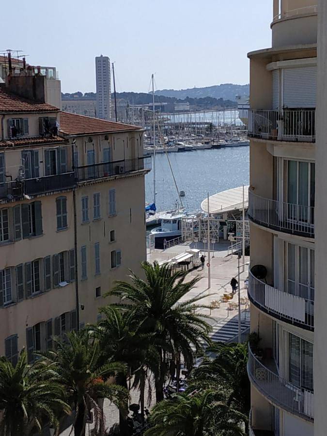 Gîte pour 4 personnes, avec balcon et vue dans Port De Toulon - 2