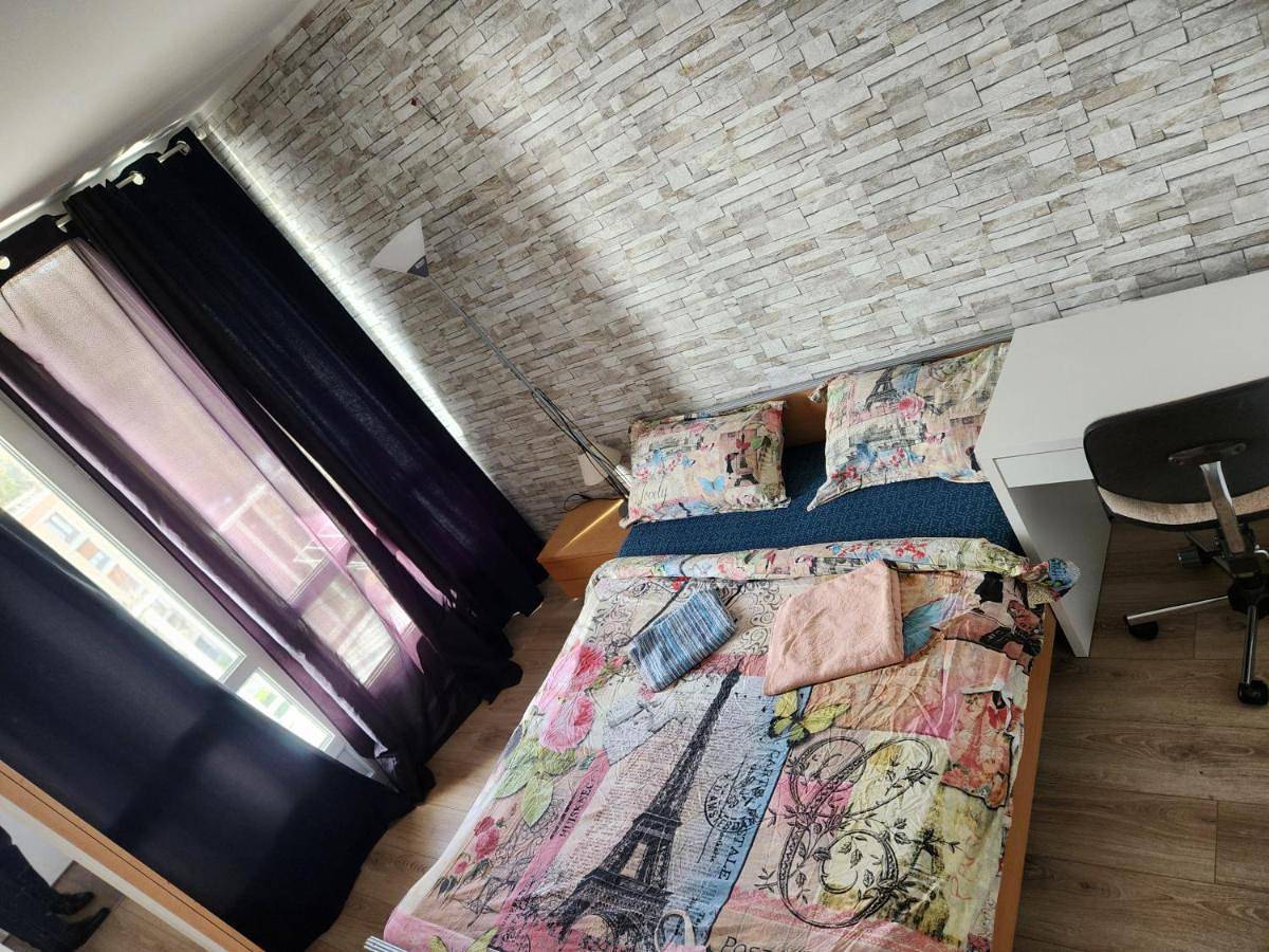 Chambre privée près aéroport Paris Orly in Athis-Mons, Essonne