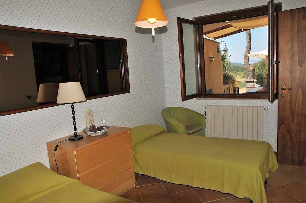Villa Saha beautiful mansion surrounded by olive trees in Itri, Provincia de Latina