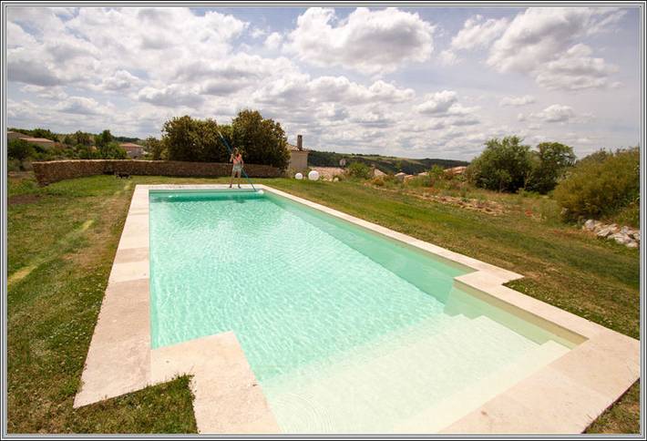 Gîte pour 2 personnes, avec jardin et piscine