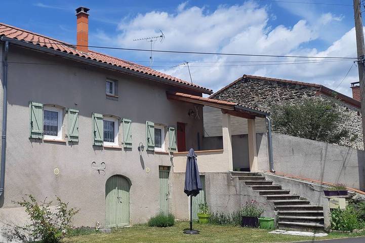 Gîte pour 5 personnes, avec balcon dans Saint-Martin-d'Ollières