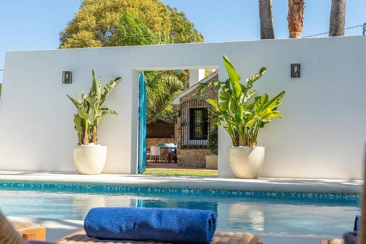 Casa rural para 14 personas, con Jacuzzi y Terraza además de Jardín y Piscina en Parcent - 4