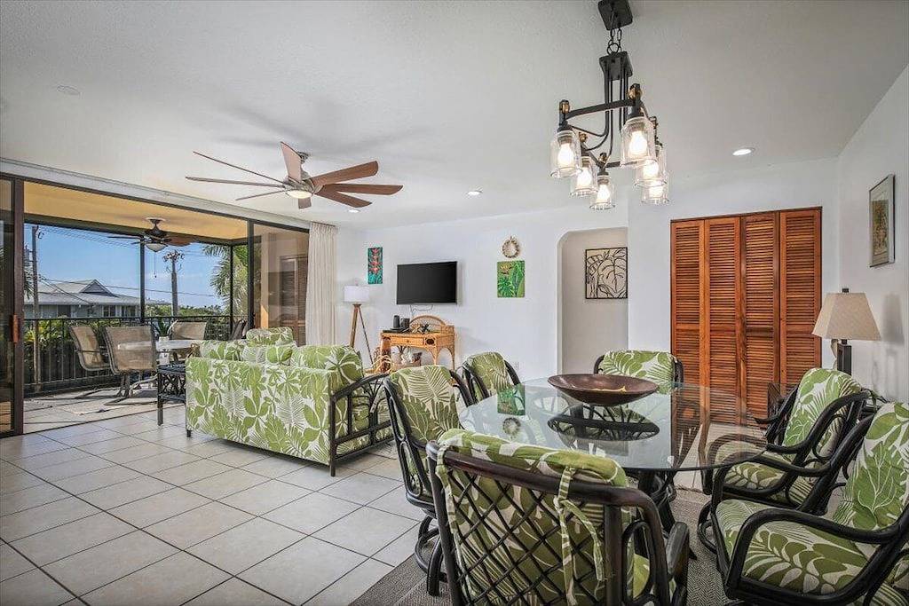 Ganze Wohnung, New! 🌺 Kahaluu Bay Village 201 🐠 Close to Snorkeling, Swimming & Surfing Plus Pool 🐬 in Kahaluu Beach Park, Kahaluu-Keauhou