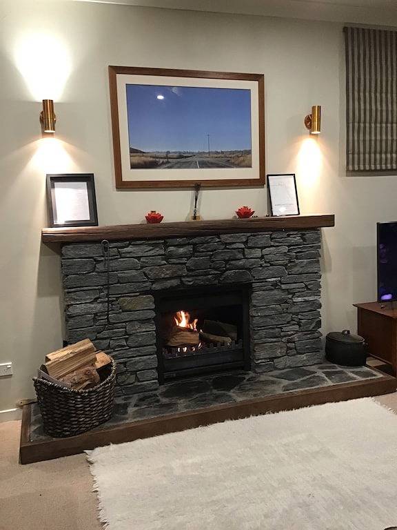 Cedar Cottage. Gut gelegenes modernes gemütliches Ferienhaus. in Arrowtown, Otago