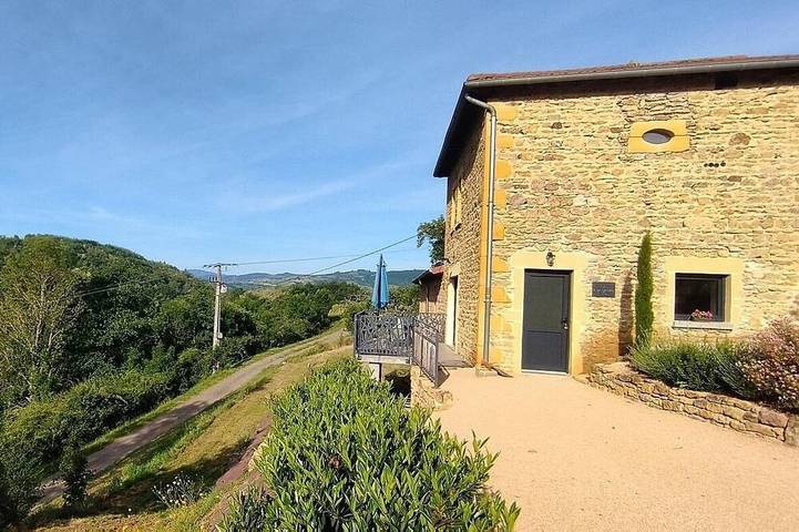 Gîte pour 6 personnes, avec jardin dans Sainte-Paule